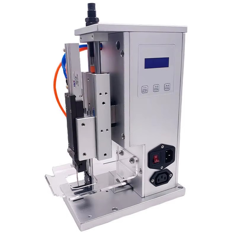 Label tagging machine